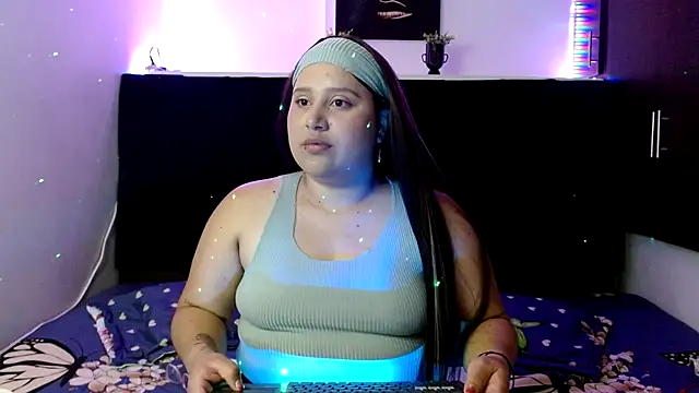 Snapshot of EmmaTower chatting on September 18, 11:58 pm EmmaTower online show from September 18, 11:58 pm