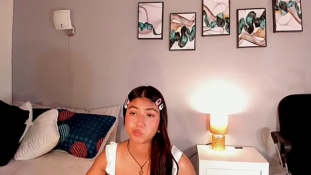 Snapshot of KimTayloor1 chatting on October 8, 8:02 pm KimTayloor1 online show from October 8, 8:02 pm