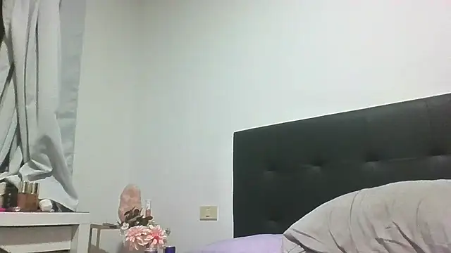 Snapshot of canariamorbosa chatting on September 21, 1:15 am canariamorbosa online show from September 21, 1:15 am