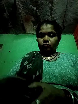 Snapshot of Manavi_x chatting on October 6, 9:41 pm Manavi x online show from October 6, 9:41 pm