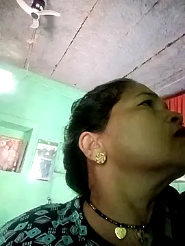 Snapshot of Manavi_x chatting on October 18, 8:06 am Manavi x online show from October 18, 8:06 am