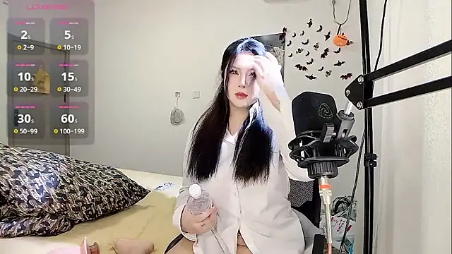 medusanamei online show from October 30, 11:55 am