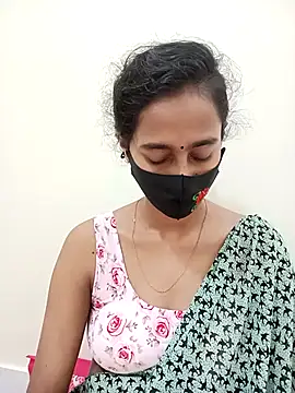 Snapshot of Softecho-03 chatting on October 15, 12:57 am Softecho-03 online show from October 15, 12:57 am