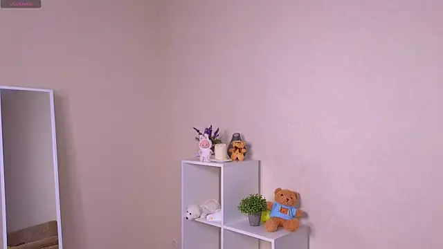 Snapshot of miacuteeee chatting on October 18, 4:10 pm miacuteeee online show from October 18, 4:10 pm