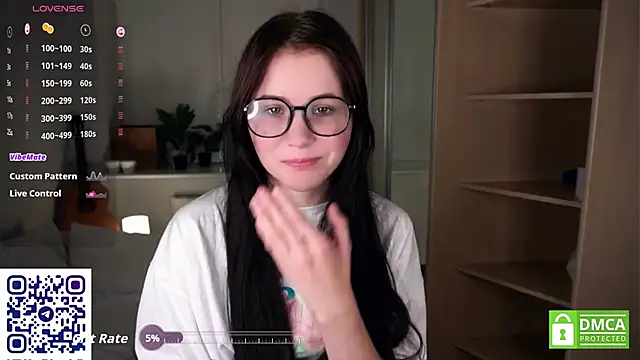 DelphaDivenere online show from October 13, 5:59 pm