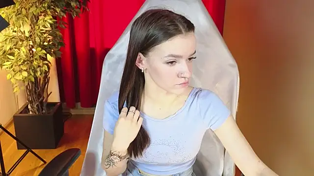 E l i z e  online show from October 8, 5:23 am