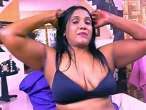 Snapshot of IndianSexyLady4u chatting on October 10, 5:56 am IndianSexyLady4u online show from October 10, 5:56 am