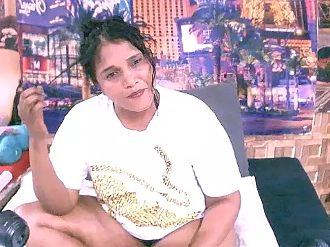 Snapshot of IndianSexyLady4u chatting on October 12, 5:26 pm IndianSexyLady4u online show from October 12, 5:26 pm