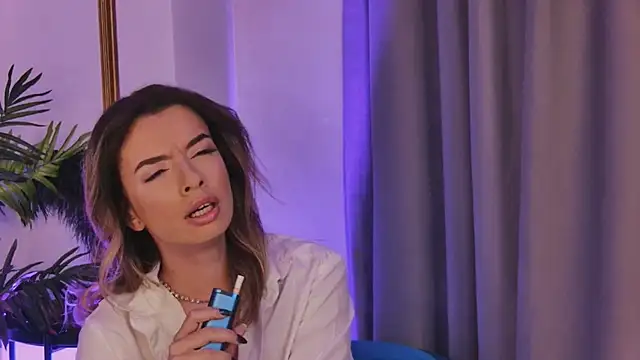 LollyShine online show from January 13, 8:02 pm