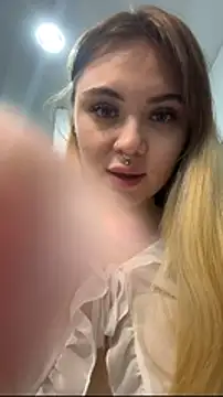 LunaMillie online show from January 6, 10:30 am