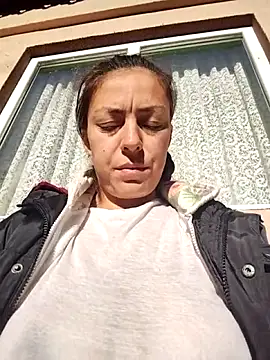 Snapshot of LenaBloomy chatting on October 19, 1:46 pm LenaBloomy online show from October 19, 1:46 pm