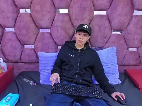 Bruno Cruzz online show from October 14, 2:36 am