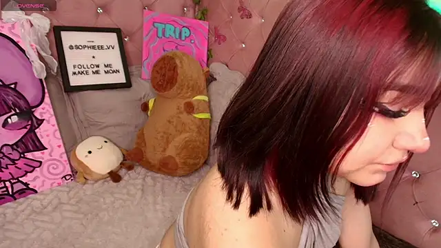 Snapshot of sophiievv chatting on October 24, 7:54 pm sophiievv online show from October 24, 7:54 pm