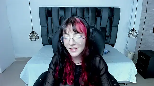 Snapshot of AfroditaLeclair chatting on October 25, 8:15 pm AfroditaLeclair online show from October 25, 8:15 pm