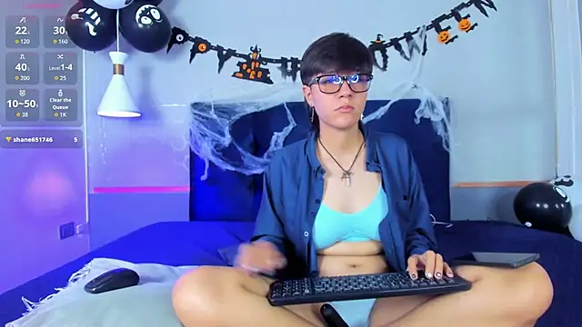 Snapshot of Tsuki_Maru chatting on October 16, 8:44 pm Tsuki Maru online show from October 16, 8:44 pm