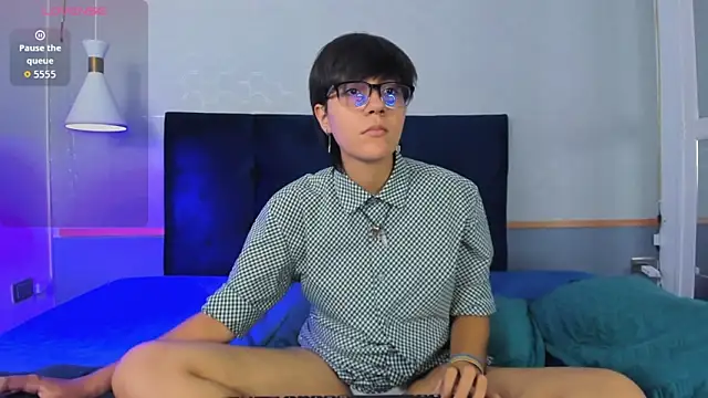 Snapshot of Tsuki_Maru chatting on October 8, 8:35 pm Tsuki Maru online show from October 8, 8:35 pm