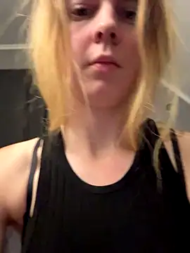 Snapshot of ellieen chatting on October 25, 9:32 pm ellieen online show from October 25, 9:32 pm