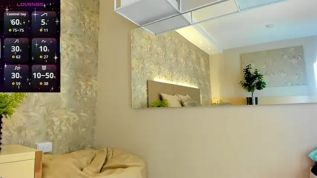 Snapshot of MilaGrace1 chatting on October 7, 11:36 am MilaGrace1 online show from October 7, 11:36 am