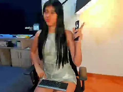 Isa Dmorex online show from September 11, 3:45 pm