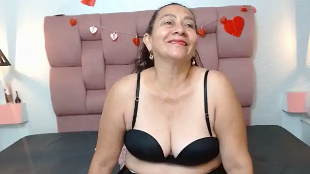 Lindacoopers online show from November 4, 1:05 pm