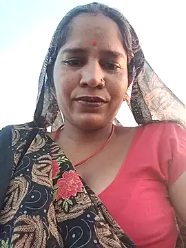 Snapshot of Hot_Seema83 chatting on October 3, 12:10 pm Hot Seema83 online show from October 3, 12:10 pm