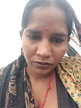 Snapshot of Hot_Seema83 chatting on October 28, 10:10 am Hot Seema83 online show from October 28, 10:10 am