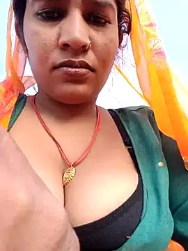 Snapshot of Hot_Seema83 chatting on October 10, 11:15 am Hot Seema83 online show from October 10, 11:15 am