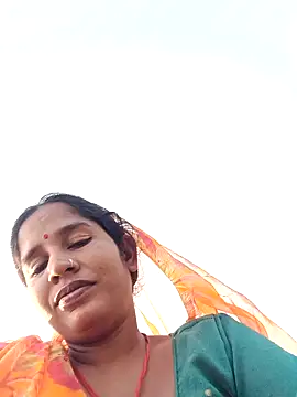 Snapshot of Hot_Seema83 chatting on October 16, 10:40 am Hot Seema83 online show from October 16, 10:40 am