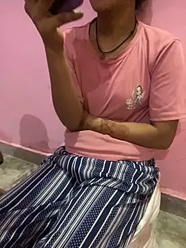 Snapshot of Student_girl2 chatting on November 1, 6:06 am Student girl2 online show from November 1, 6:06 am