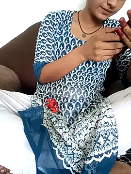 Snapshot of Student_girl2 chatting on September 17, 8:23 am Student girl2 online show from September 17, 8:23 am