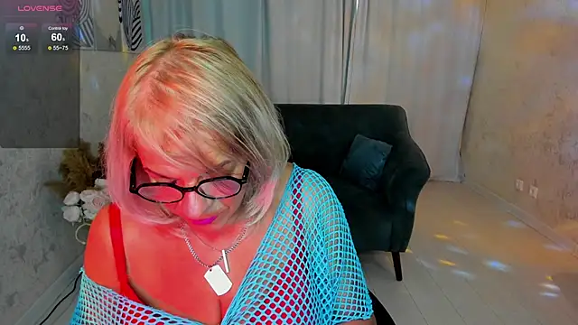 Snapshot of AnittaHarris chatting on October 29, 9:02 am AnittaHarris online show from October 29, 9:02 am