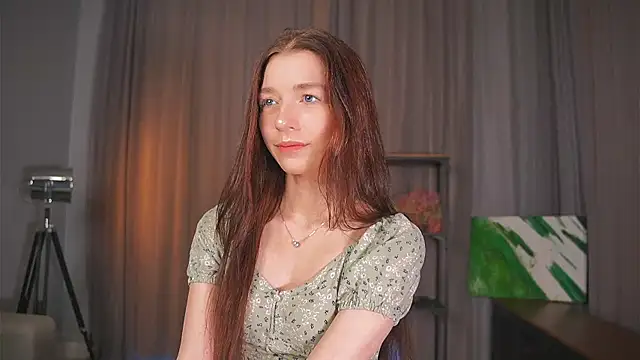 Snapshot of RoxieBolich chatting on September 15, 1:52 pm RoxieBolich online show from September 15, 1:52 pm