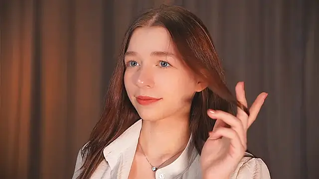 Snapshot of RoxieBolich chatting on October 6, 2:01 pm RoxieBolich online show from October 6, 2:01 pm