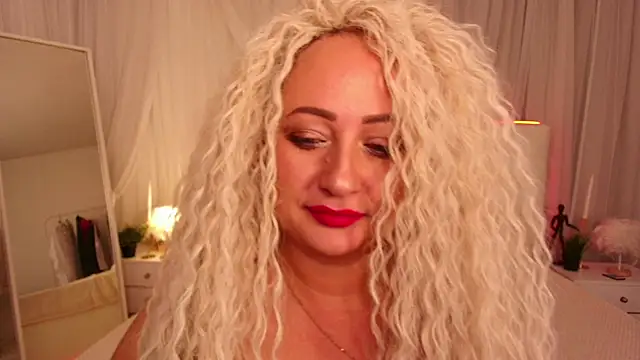 Snapshot of Lilit_1Love chatting on October 1, 5:29 pm Lilit 1Love online show from October 1, 5:29 pm