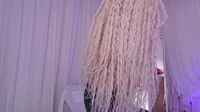 Snapshot of Lilit_1Love chatting on October 24, 4:36 pm Lilit 1Love online show from October 24, 4:36 pm