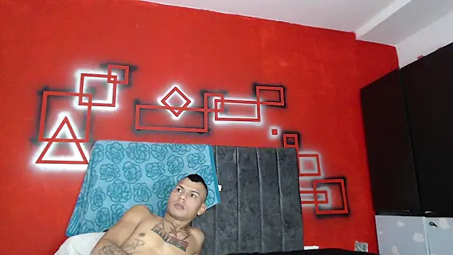 Snapshot of catalina_hard_love chatting on September 27, 12:51 am catalina hard love online show from September 27, 12:51 am