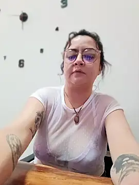 LylaVixxen online show from April 23, 6:21 pm