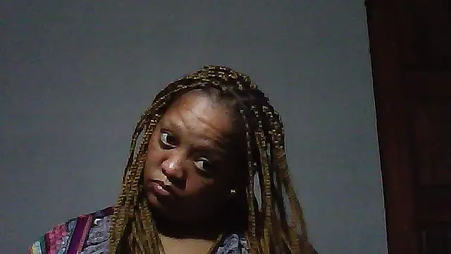 Yellobonepussy online show from September 9, 3:45 pm