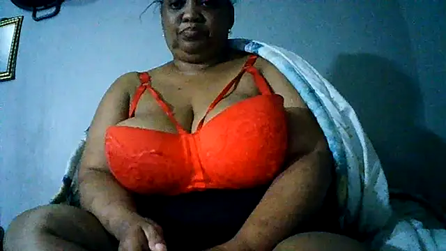 Yellobonepussy online show from October 20, 7:50 pm