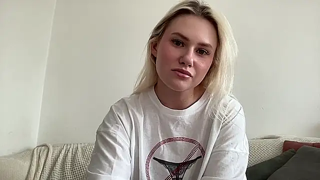 ElaraLuxxxe online show from September 18, 10:58 am