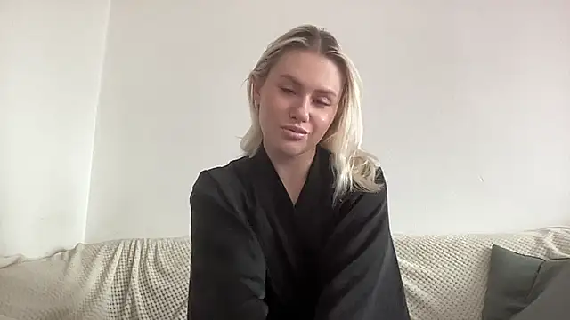 ElaraLuxxxe online show from October 8, 10:30 am