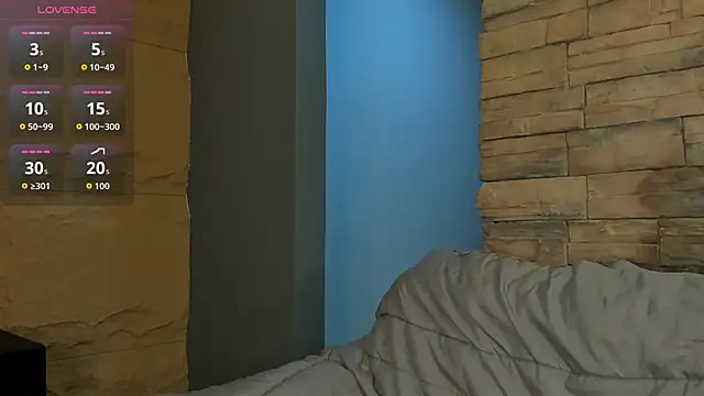 Snapshot of SophiaDior_ chatting on October 20, 1:47 pm SophiaDior online show from October 20, 1:47 pm