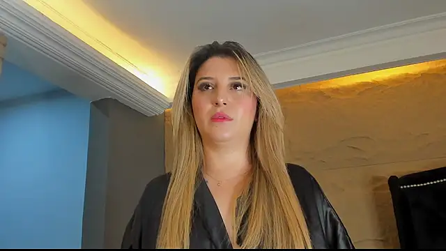 Snapshot of SophiaDior_ chatting on September 25, 12:59 pm SophiaDior online show from September 25, 12:59 pm