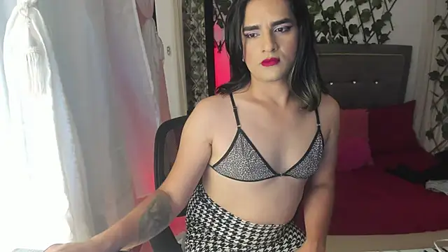 Snapshot of ivone_golosa chatting on October 25, 12:07 am ivone golosa online show from October 25, 12:07 am