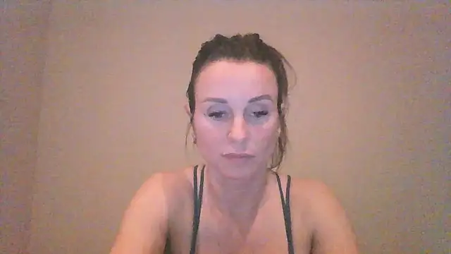 Justnani001 online show from April 23, 9:50 pm