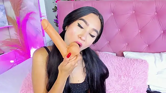 Snapshot of Nicolqueen_ chatting on October 6, 12:00 pm Nicolqueen online show from October 6, 12:00 pm