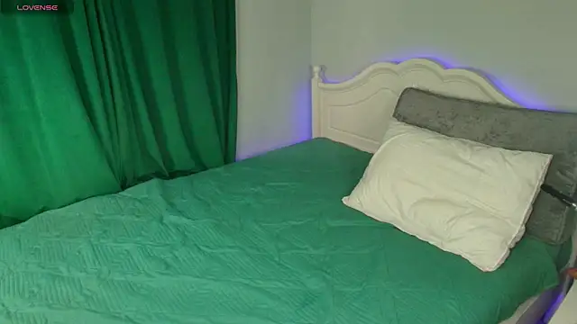 Snapshot of katerine_Monroe chatting on October 19, 7:21 am katerine Monroe online show from October 19, 7:21 am