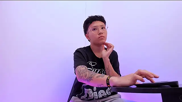 MoonKitty1 online show from September 8, 2:49 pm