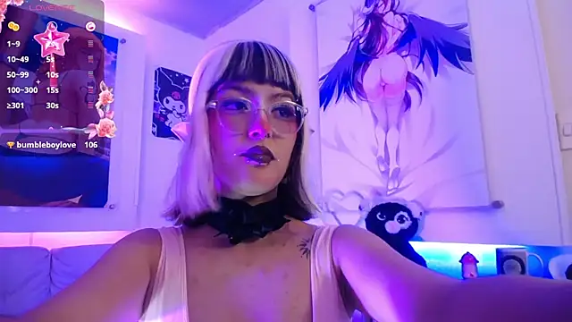 Snapshot of lil_candy77 chatting on October 1, 12:21 pm lil candy77 online show from October 1, 12:21 pm