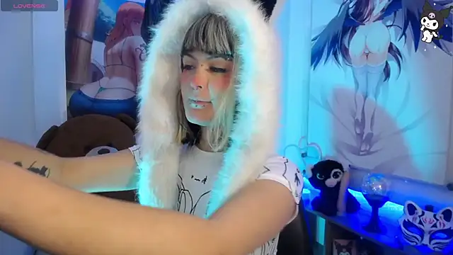 Snapshot of lil_candy77 chatting on October 24, 12:12 pm lil candy77 online show from October 24, 12:12 pm